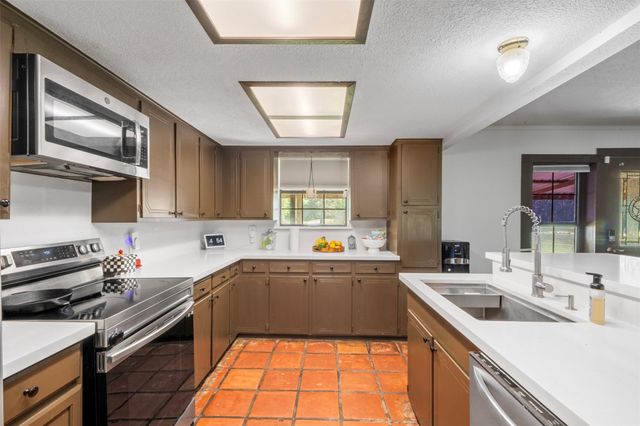 246 County Road 385 Road, Cleveland, TX 77328