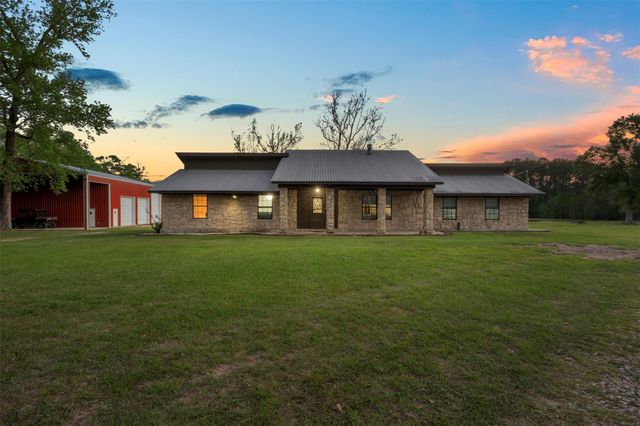 246 County Road 385 Road, Cleveland, TX 77328