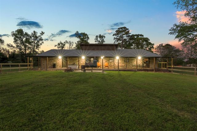 246 County Road 385 Road, Cleveland, TX 77328