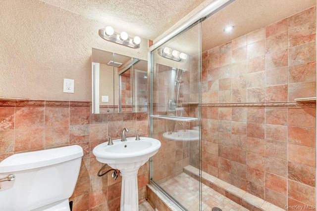 1918 Ditmars Boulevard, Astoria, NY 11105