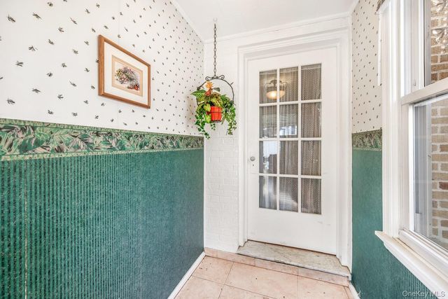 1918 Ditmars Boulevard, Astoria, NY 11105