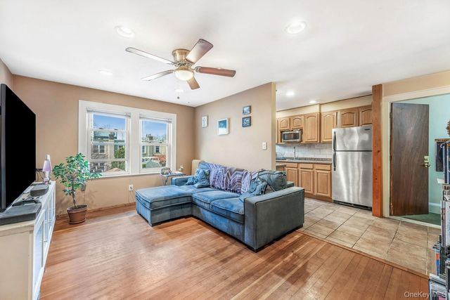 1918 Ditmars Boulevard, Astoria, NY 11105