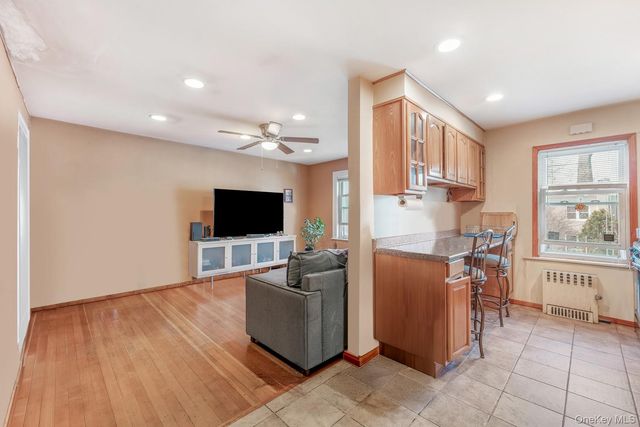 1918 Ditmars Boulevard, Astoria, NY 11105