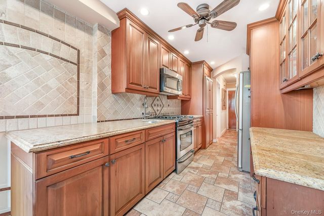 1918 Ditmars Boulevard, Astoria, NY 11105