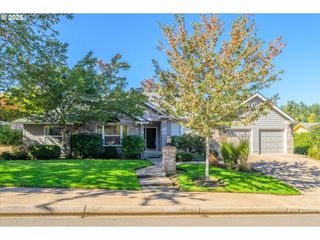 3918 BRAE BURN Dr, Eugene, OR 97405