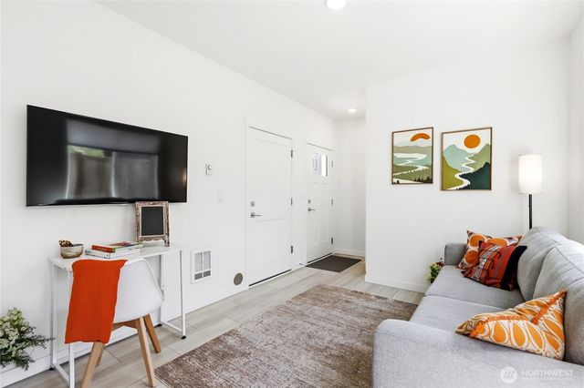 2729 Welcome Lane NW, Bainbridge Island, WA 98110