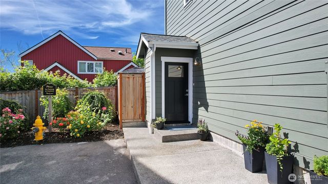 2729 Welcome Lane NW, Bainbridge Island, WA 98110