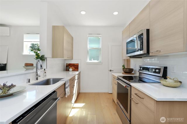 2729 Welcome Lane NW, Bainbridge Island, WA 98110
