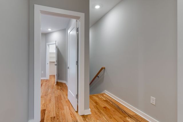 109E Duke St, Nashville, TN 37207