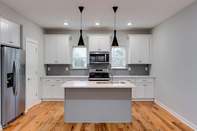 109E Duke St, Nashville, TN 37207