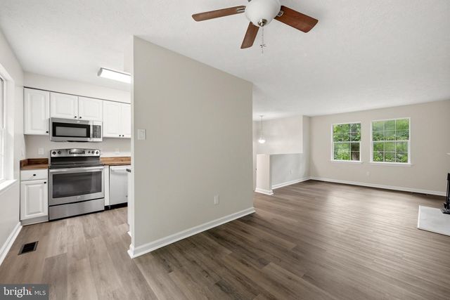 286 OREGON HOLLOW RD, Linden, VA 22642