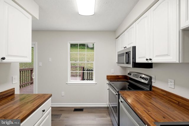 286 OREGON HOLLOW RD, Linden, VA 22642