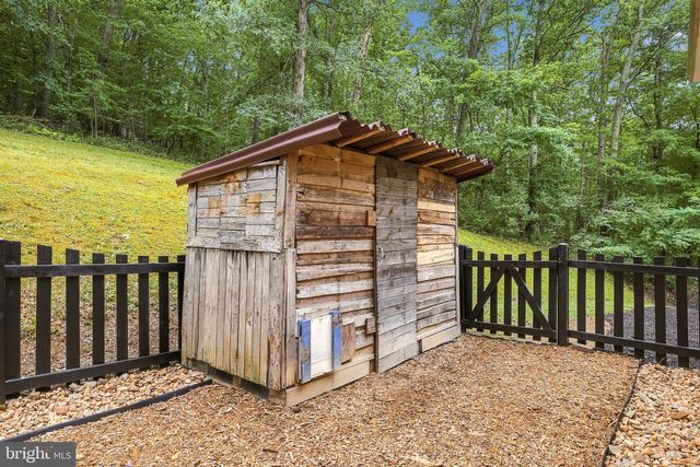 286 OREGON HOLLOW RD, Linden, VA 22642