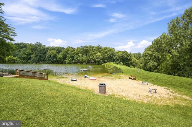 286 OREGON HOLLOW RD, Linden, VA 22642