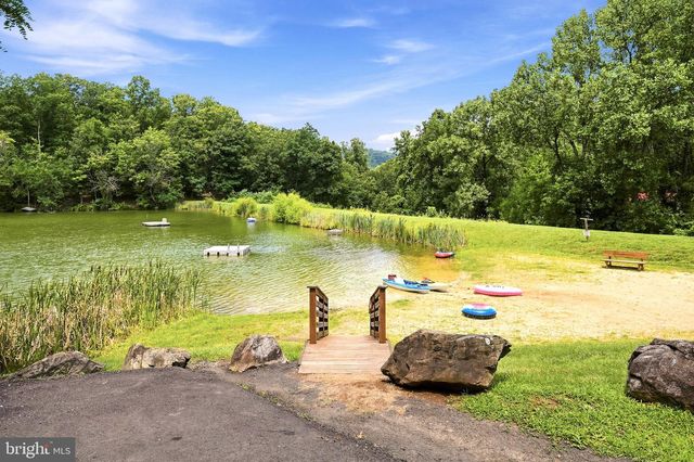 286 OREGON HOLLOW RD, Linden, VA 22642