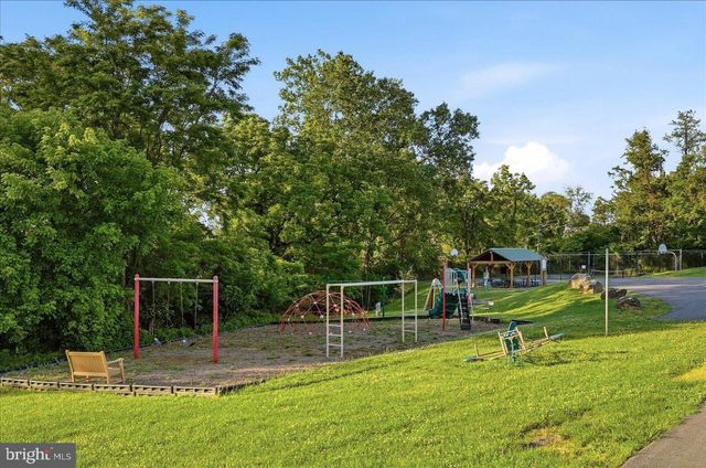 286 OREGON HOLLOW RD, Linden, VA 22642