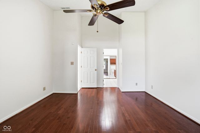 5201 Greenwillow Road, Indianapolis, IN 46226