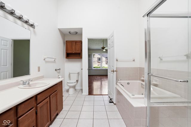 5201 Greenwillow Road, Indianapolis, IN 46226