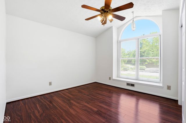 5201 Greenwillow Road, Indianapolis, IN 46226