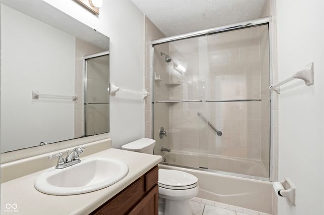 5201 Greenwillow Road, Indianapolis, IN 46226