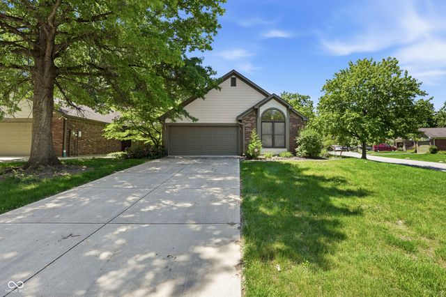 5201 Greenwillow Road, Indianapolis, IN 46226