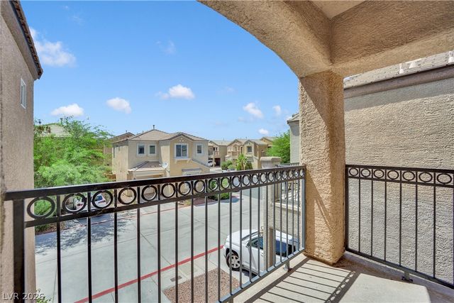 6889 Graceful Cloud Avenue, Henderson, NV 89011