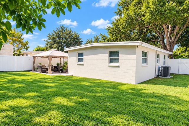 8514 93RD AVENUE, Seminole, FL 33777