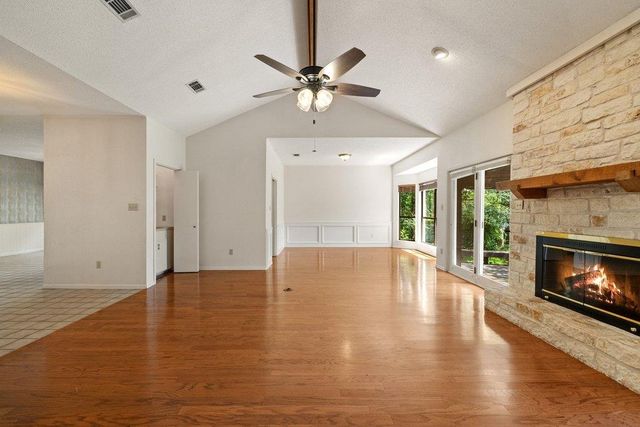 110 Blue Jay DR, Lakeway, TX 78734