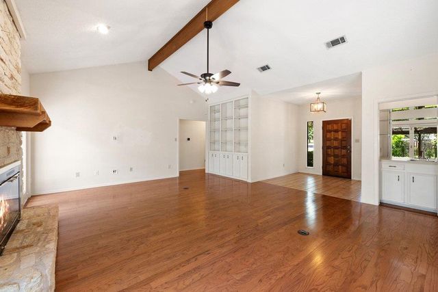 110 Blue Jay DR, Lakeway, TX 78734