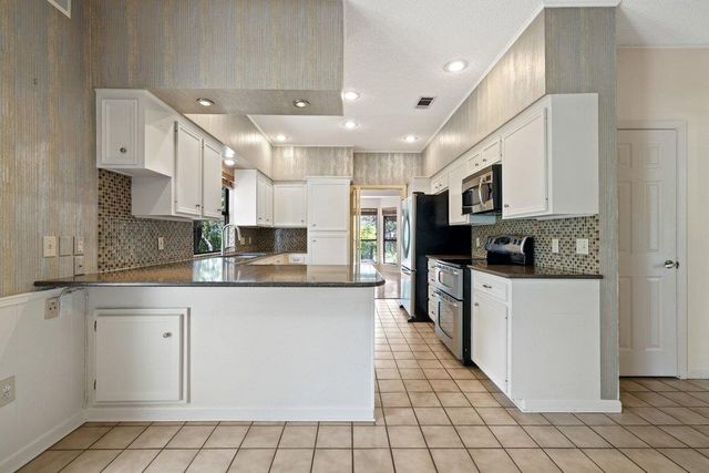 110 Blue Jay DR, Lakeway, TX 78734