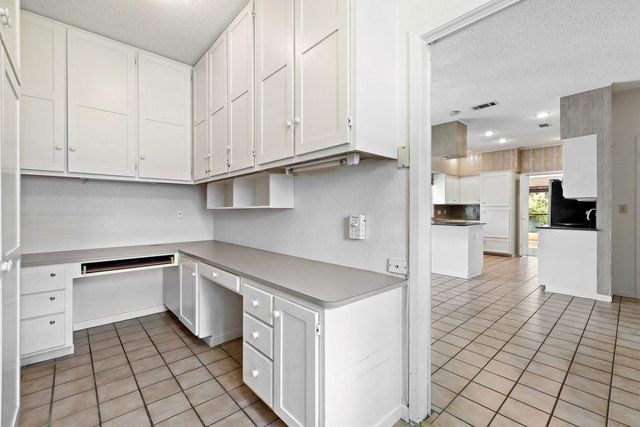 110 Blue Jay DR, Lakeway, TX 78734
