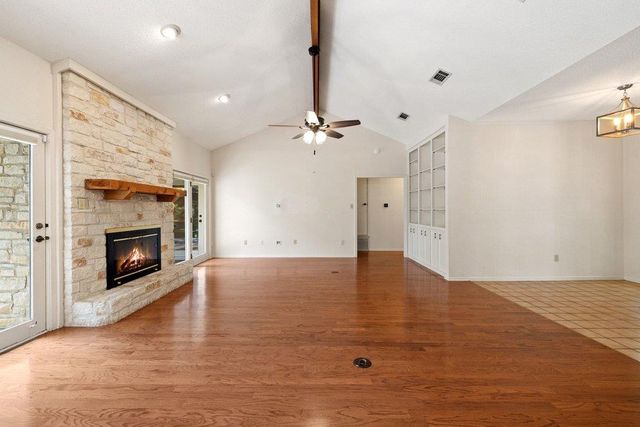 110 Blue Jay DR, Lakeway, TX 78734
