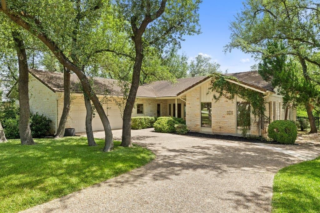 110 Blue Jay DR, Lakeway, TX 78734