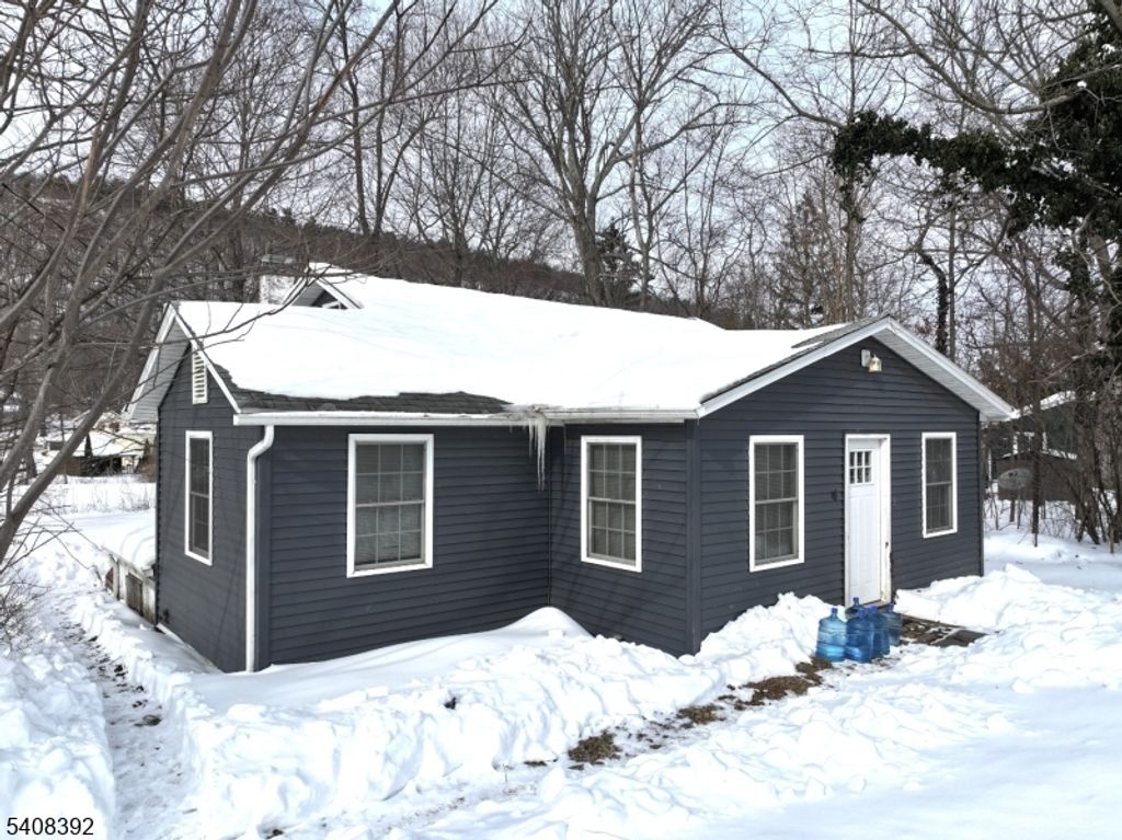 4 Henry St, Frankford Twp., NJ 07826