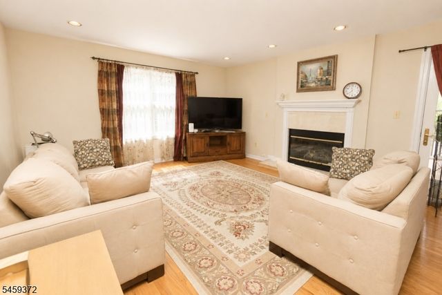 19 Westover Rd, Verona Twp., NJ 07044