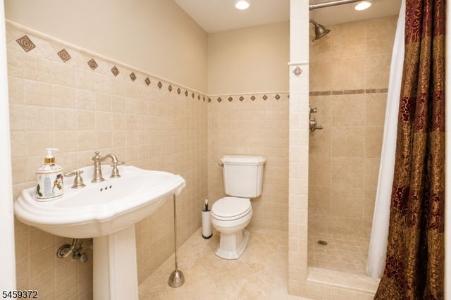 19 Westover Rd, Verona Twp., NJ 07044