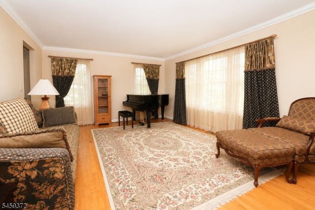 19 Westover Rd, Verona Twp., NJ 07044