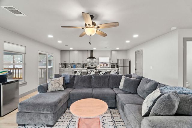 2028 Williams Lakeshore, Kingsland, TX 78639