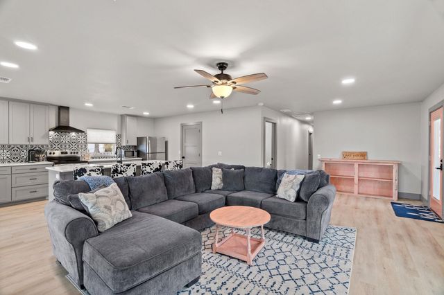 2028 Williams Lakeshore, Kingsland, TX 78639