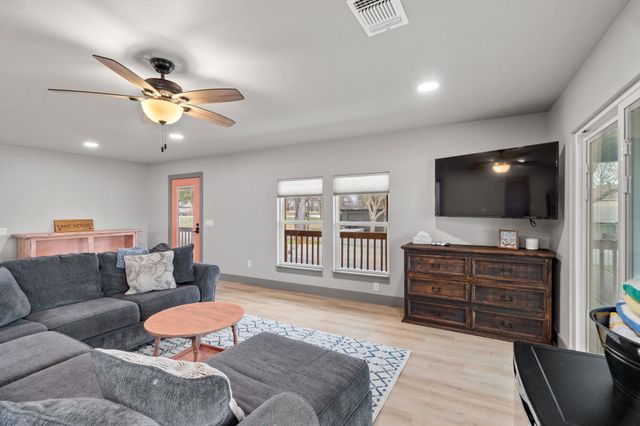 2028 Williams Lakeshore, Kingsland, TX 78639