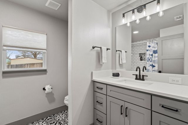 2028 Williams Lakeshore, Kingsland, TX 78639