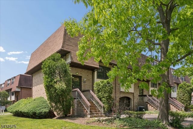 6001 N Oaks Blvd 6001, North Brunswick Twp., NJ 08902
