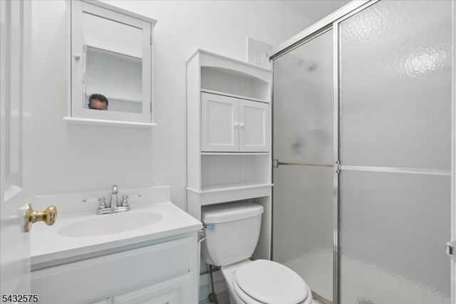 6001 N Oaks Blvd 6001, North Brunswick Twp., NJ 08902