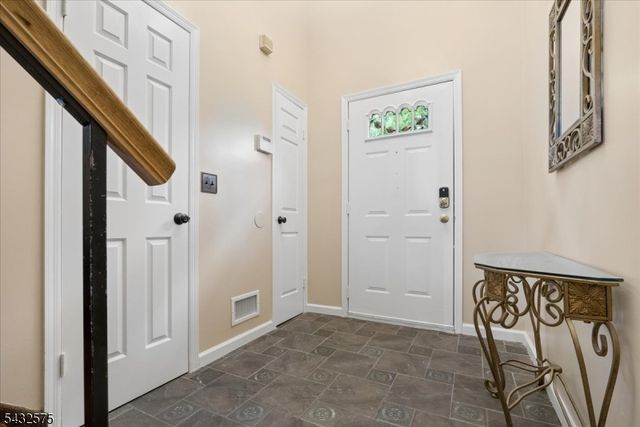 6001 N Oaks Blvd 6001, North Brunswick Twp., NJ 08902