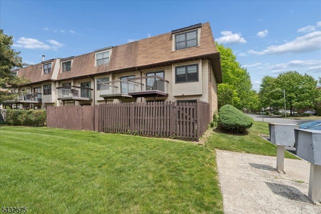 6001 N Oaks Blvd 6001, North Brunswick Twp., NJ 08902