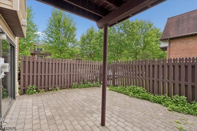 6001 N Oaks Blvd 6001, North Brunswick Twp., NJ 08902