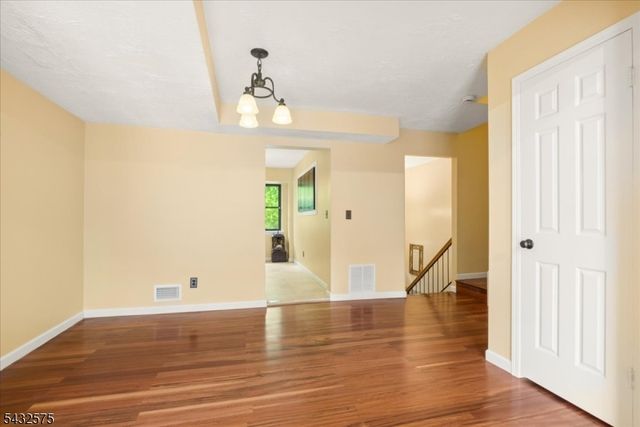 6001 N Oaks Blvd 6001, North Brunswick Twp., NJ 08902