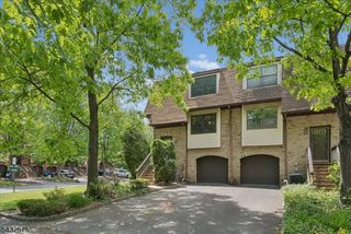6001 N Oaks Blvd 6001, North Brunswick Twp., NJ 08902