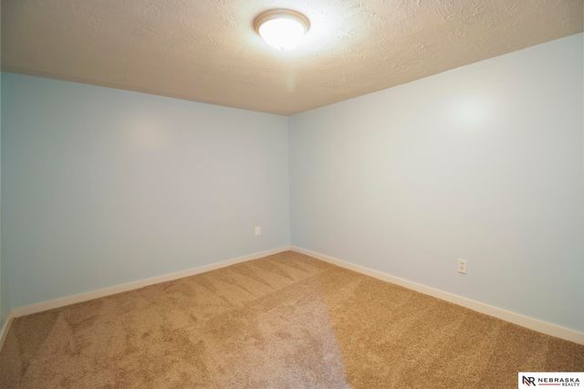 5328 Fontenelle, Omaha, NE 68111