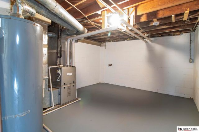 5328 Fontenelle, Omaha, NE 68111